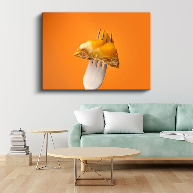 Meyveli Pasta Dilimi - Altın Renkli Tatlı Ziyafeti Kanvas Tablo