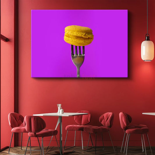 Sarı Macaron - Çatal Üzerinde Fransız Tatlısı Kanvas Tablo